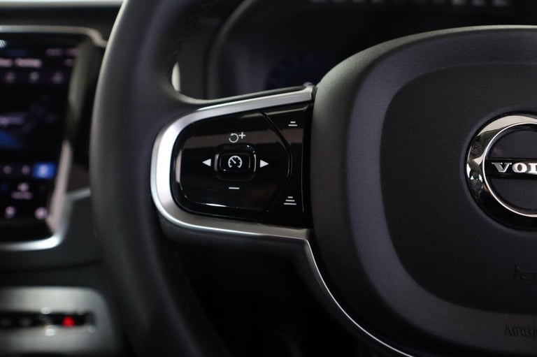 2022 Volvo XC90 2.0h T8 Recharge 18.8kWh Plus Auto 4WD Euro 6 (s/s) 5dr ESTATE PETROL/ELECTRIC Au...