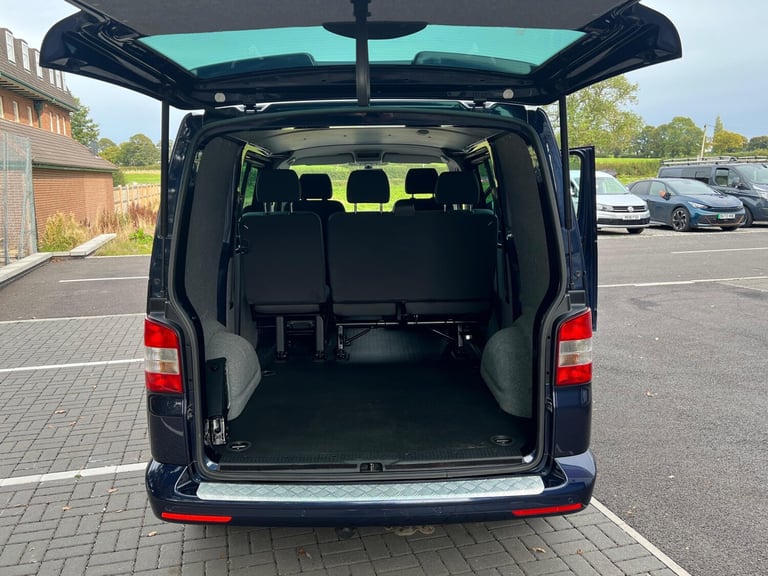 2015 Volkswagen Transporter 2.0 180PS Highline Kombi Van DSG WINDOW VAN Diesel Automatic