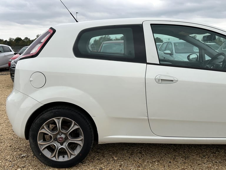 2015 Fiat Punto 1.2 Easy + Euro 6 3dr HATCHBACK Petrol Manual