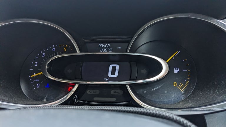 Renault, CLIO, Hatchback, 2015, Manual, 1461 (cc), 5 doors
