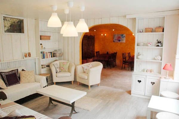 Large property and commercial opportunity in Cabrerets, Midi-Pyrenees (Occitanie)