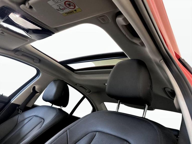 2019 BMW 3 Series 2.0 330e 12kWh SE Pro Auto Euro 6 (s/s) 4dr Automatic Saloon Hybrid Automatic