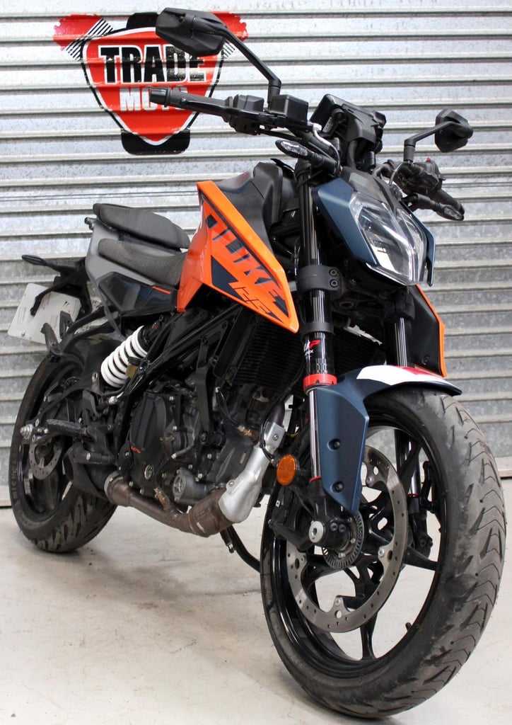 2025 25 KTM DUKE 125 ABS LEARNER LEGAL TRADE SALE NEW SHAPE 809 MILES TRADE SALE