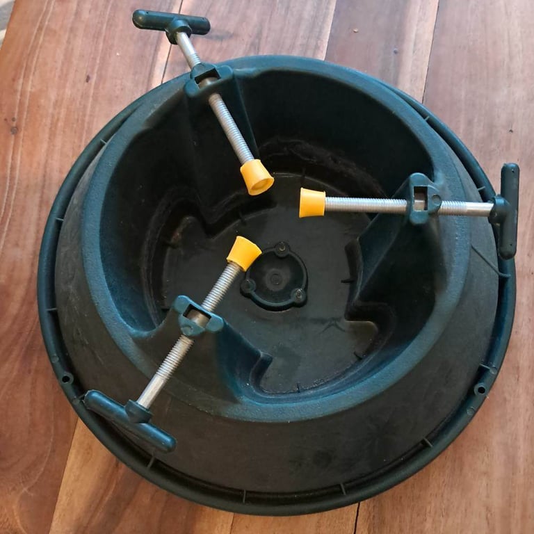 Xmas Christmas Tree Stand for Real Trees with water tank - Sturdy and Durable