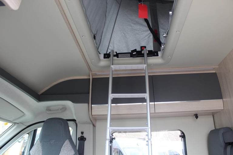 Auto-Trail Expedition 67 POP TOP ROOF, AUTOMATIC DIESEL AUTOMATIC 2025