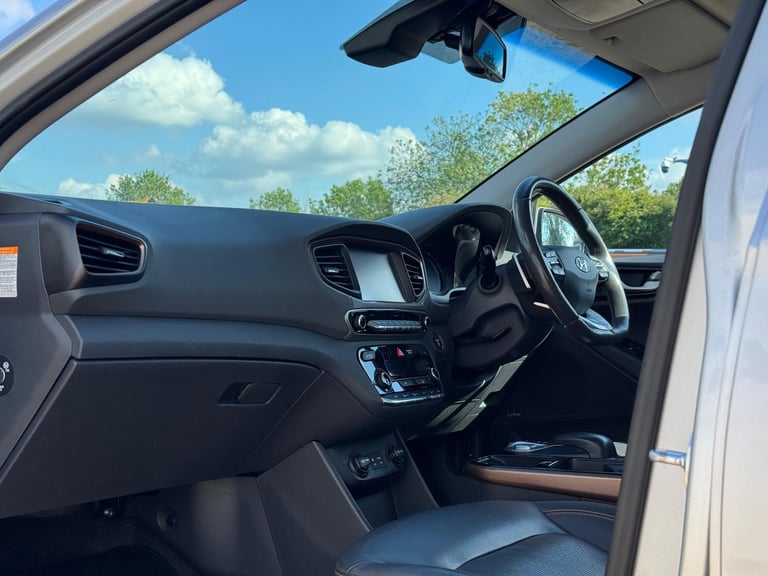 2018 Hyundai IONIQ 28kWh Premium SE Hatchback 5dr Electric Auto (120 ps) HATCHBACK Electric Autom...