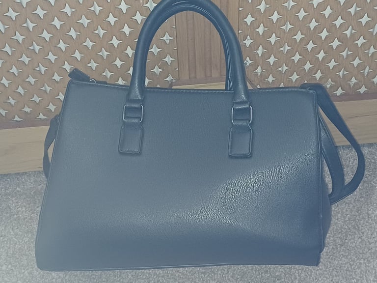Ladies large handbag