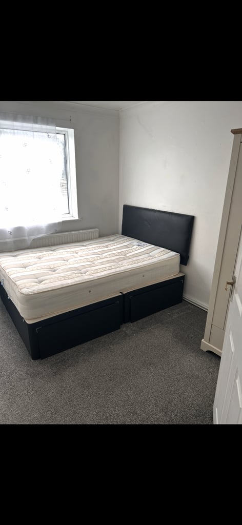 Double room to rent £650