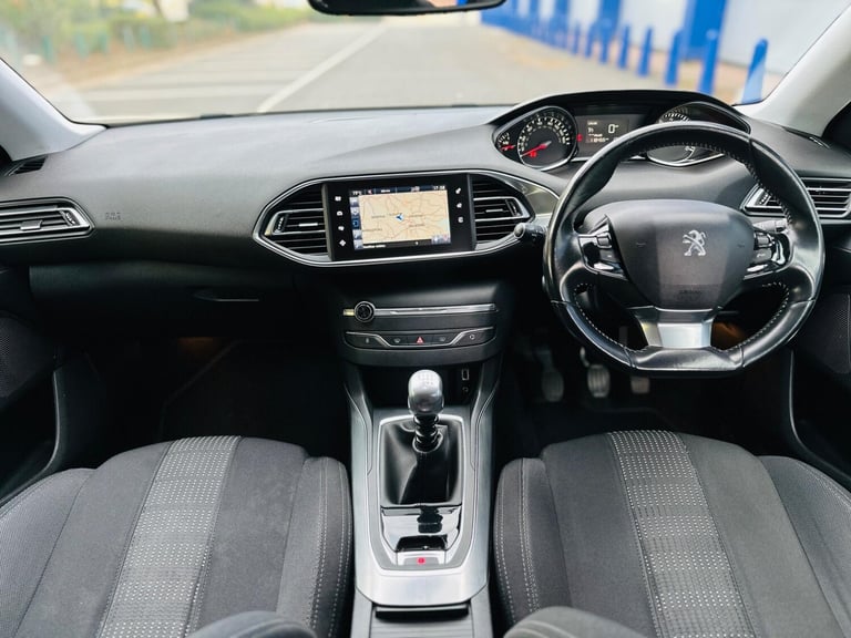 2015 Peugeot 308 1.2 PureTech Allure Euro 6 (s/s) 5dr HATCHBACK Petrol Manual