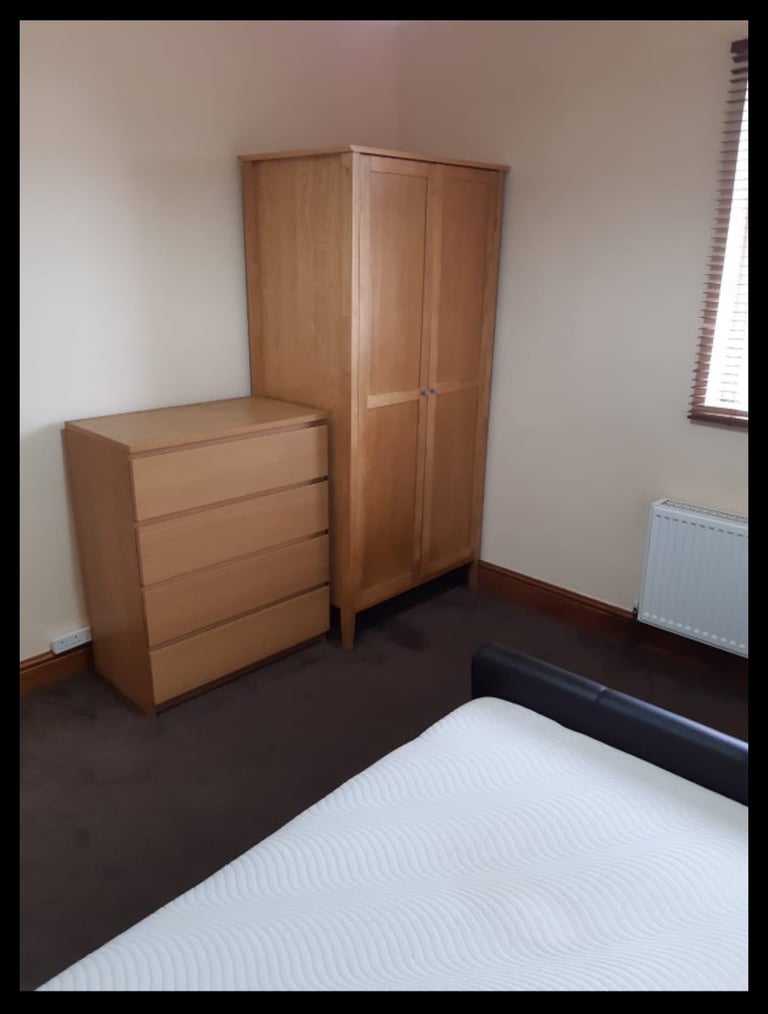 Large Double Room With Great City Links!