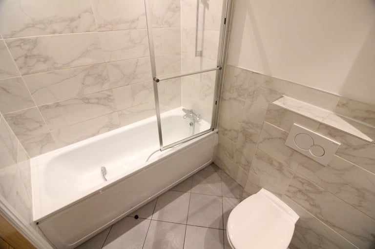 FULLY REDECORATED TWO DOUBLE BEDROOM FLAT WITH GARDEN & PARKING- SOUTHALL HESTON NORWOOD GREEN