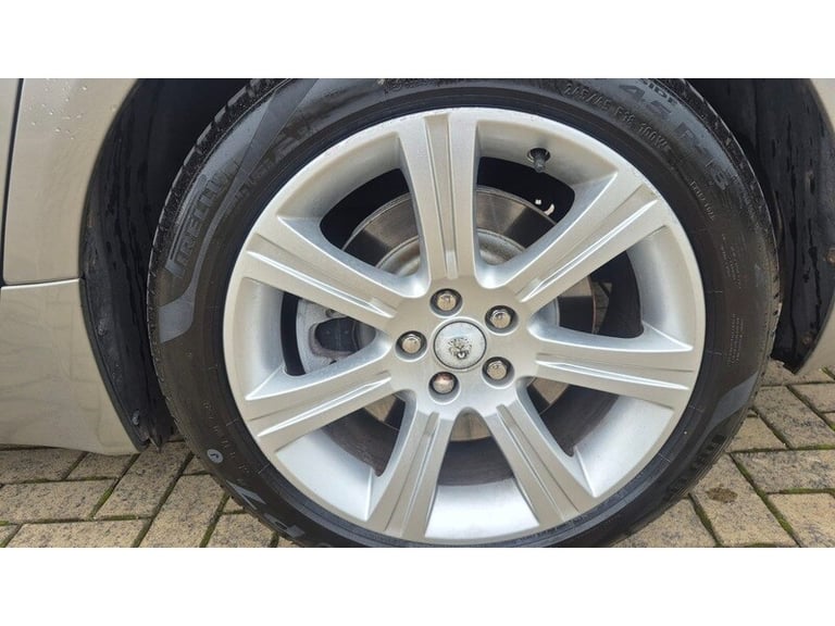 2010 Jaguar XF d V6 Luxury Saloon Diesel Automatic