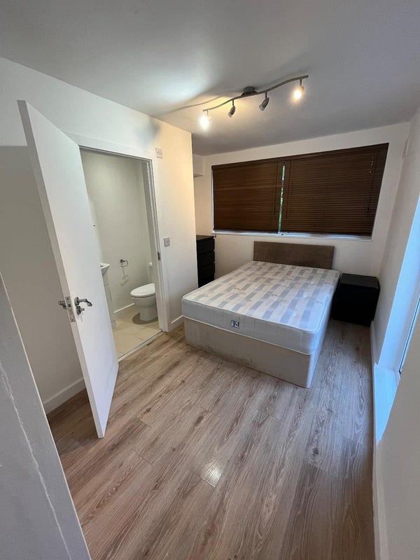 ✅ Double Room ☀️ Near Transport