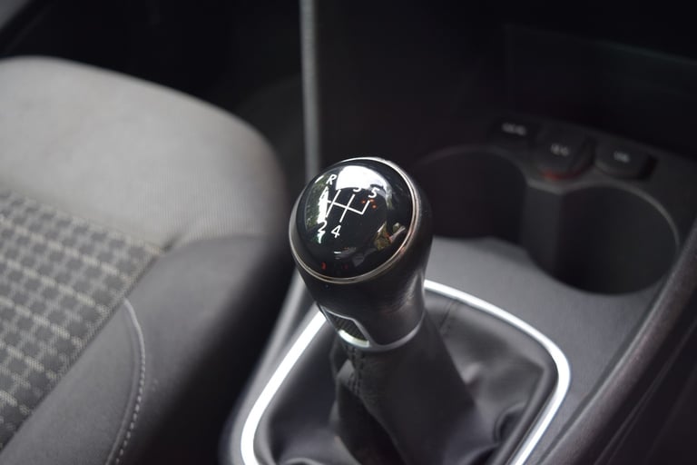 VOLKSWAGEN POLO 1.4 TDI BlueMotion Tech Match Red Manual Diesel 2016