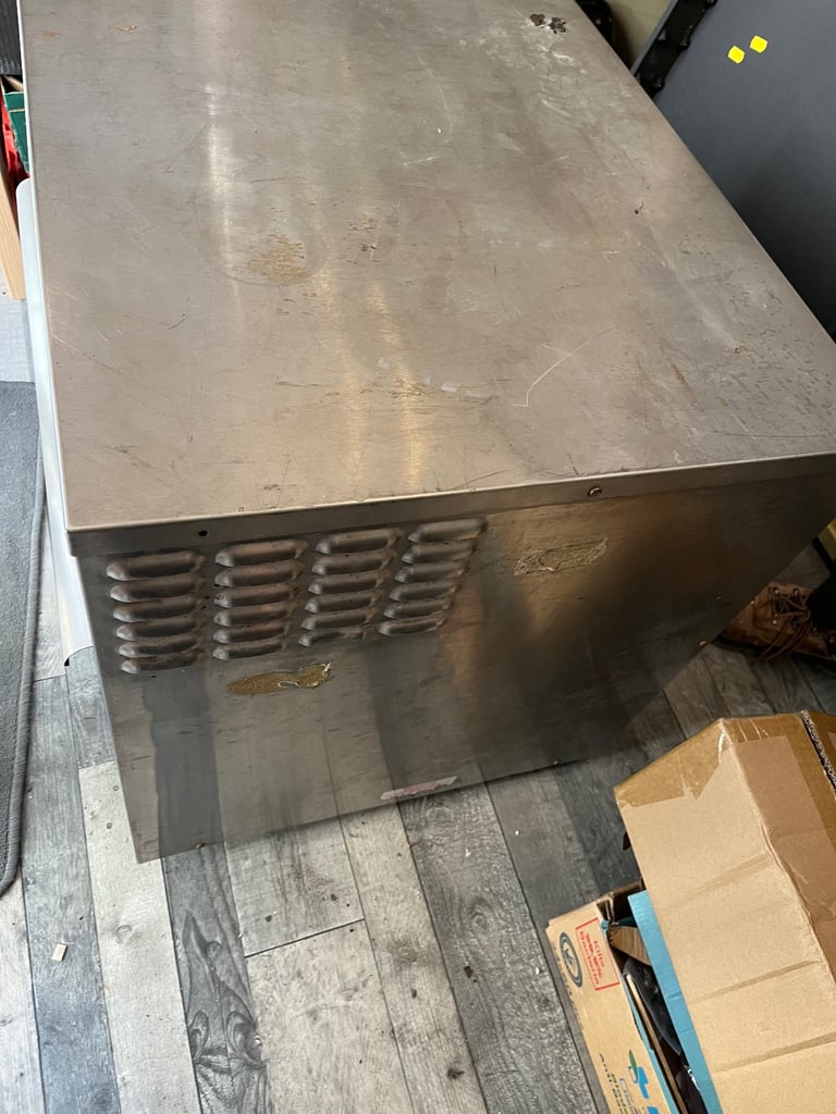 MERRYCHEF MEALSTREAM INDUSTRIAL/COMMERCIAL MIROWAVE OVEN