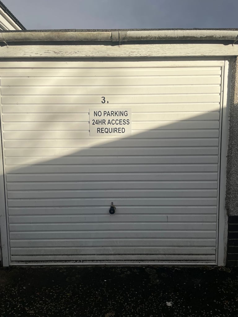 Lockup Garage to rent