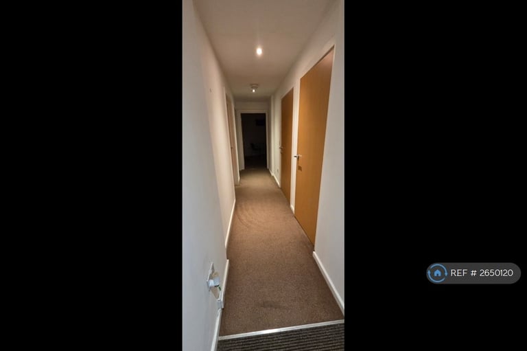 2 bedroom flat in The Citadel, Manchester, M4 (2 bed) (#2650120)