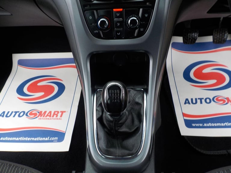 2015 Vauxhall Astra 1.6 CDTi ecoFLEX 94g Design Euro 6 (s/s) 5dr HATCHBACK Diesel Manual