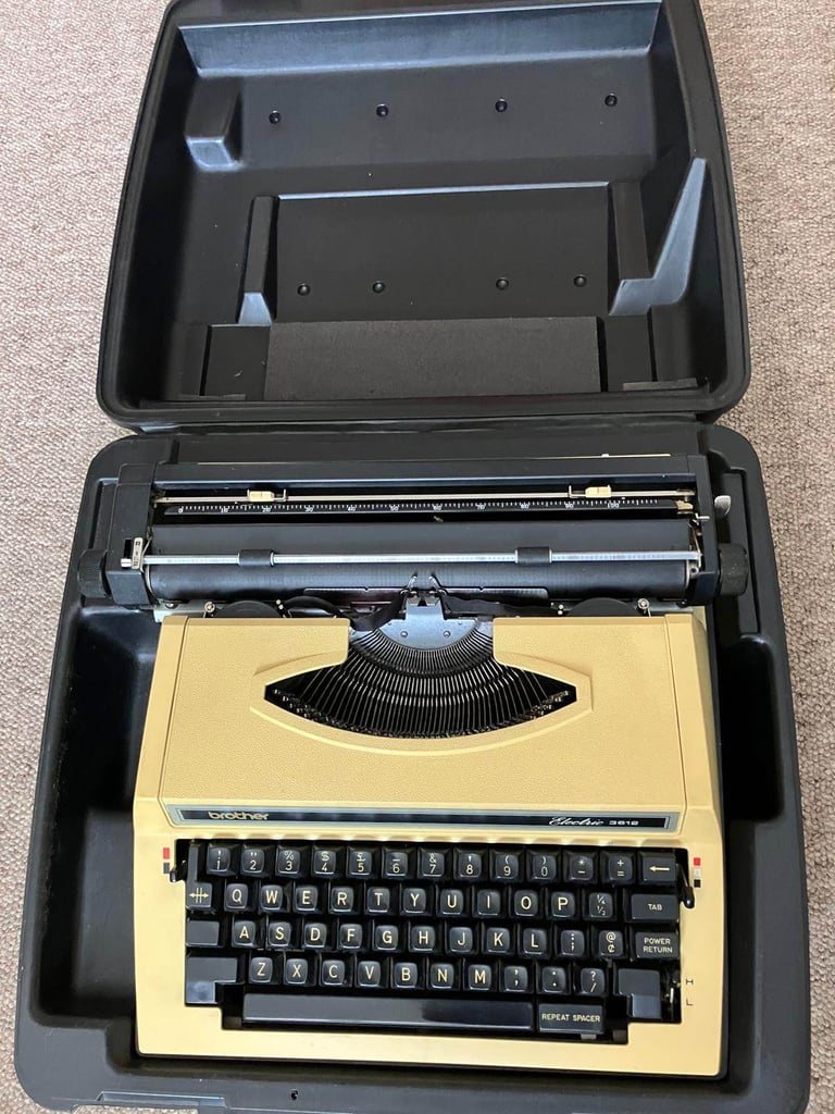 Vintage Brother Electric 3612 Typewriter Japan Made