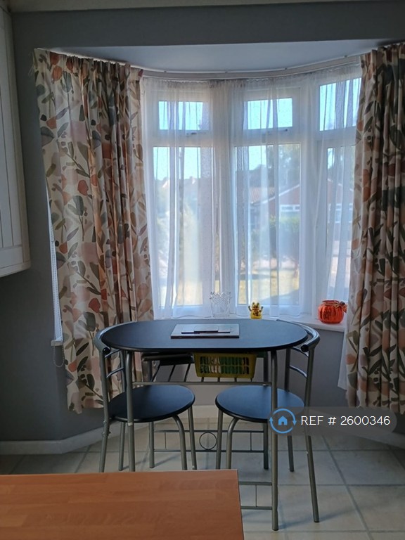 4 bedroom house in Bradley Croft, Balsall Common, Coventry, CV7 (4 bed) (#2600346)