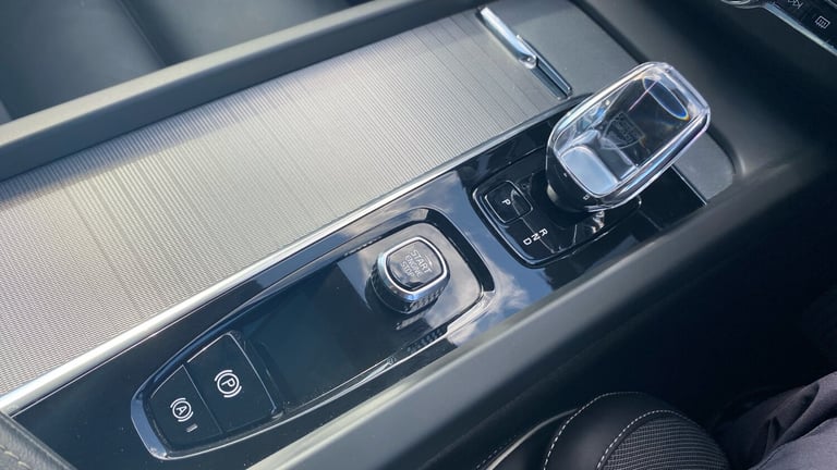 2024 Volvo XC60 2.0 T6 350 RC PHEV Plus Black Ed 5dr AWD Gtron Estate Estate Hybrid Automatic