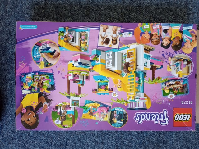 Lego friends 41374 Andrea s pool party in Marton in Cleveland