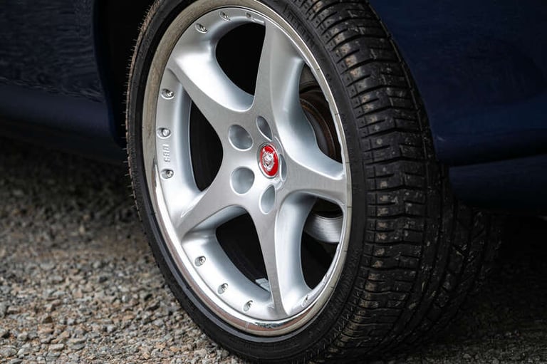 2002 Jaguar XKR COUPÉ 4.0 2dr Auto COUPE PETROL Automatic