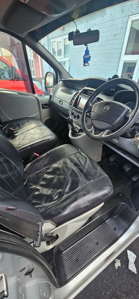 9 seater, Vauxhall, VIVARO, MPV, 2014, Manual, 1995 (cc), 5 doors