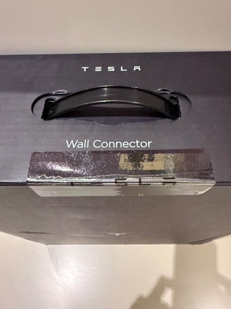 Tesla wall charger - gen 3