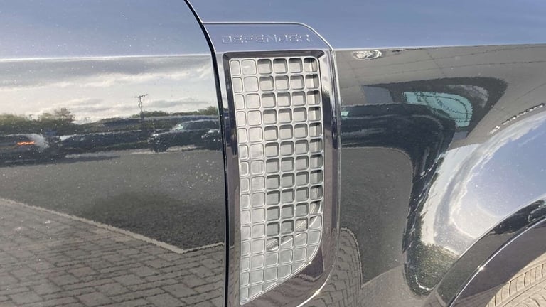 2025 Land Rover Defender 3.0 D250 X-Dynamic SE 90 3dr Auto ESTATE DIESEL Automatic