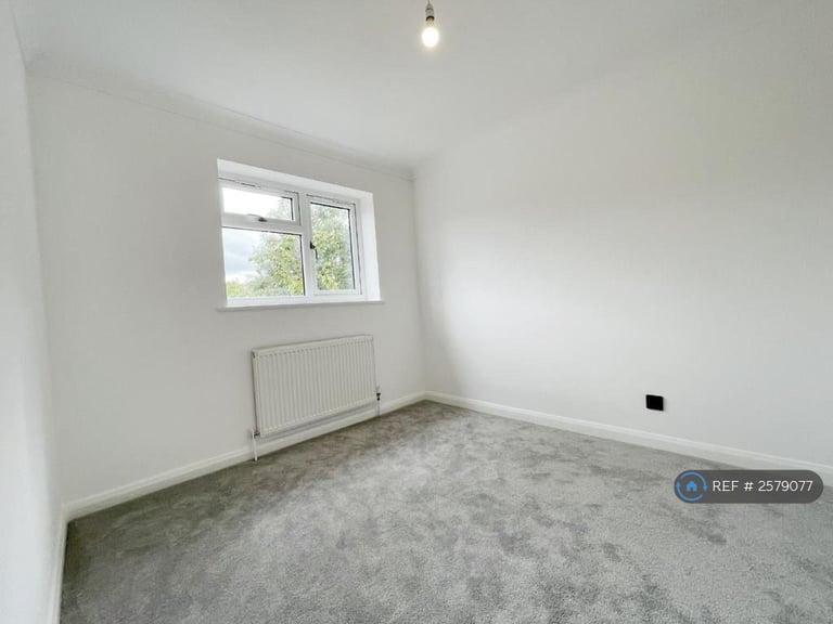 3 bedroom house in Rillington Gardens, Milton Keynes, MK4 (3 bed) (#2579077)