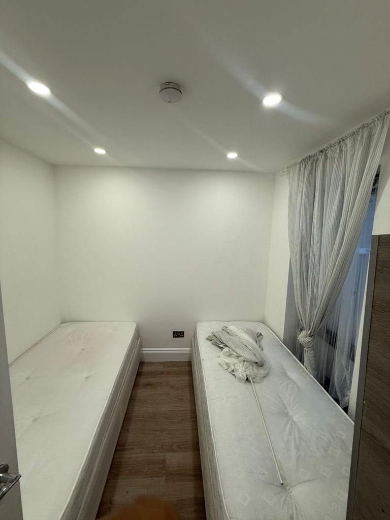 (BENEFIT ACCEPTED) - Modern 2-Bed Flat on Green Lanes N16 9NH – £2,150 p/m