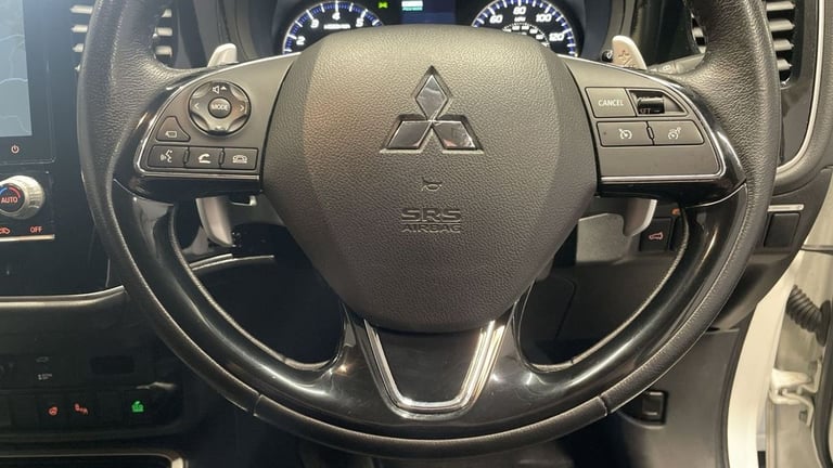 2019 69 MITSUBISHI OUTLANDER 2.0 MIVEC EXCEED SUV 5DR PETROL CVT 4WD EURO 6 (S/S