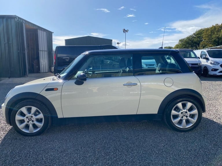 2005 MINI Hatch 1.6 Cooper Hatchback 3dr Petrol Manual Euro 4 (116 bhp) Hatchback Petrol Manual