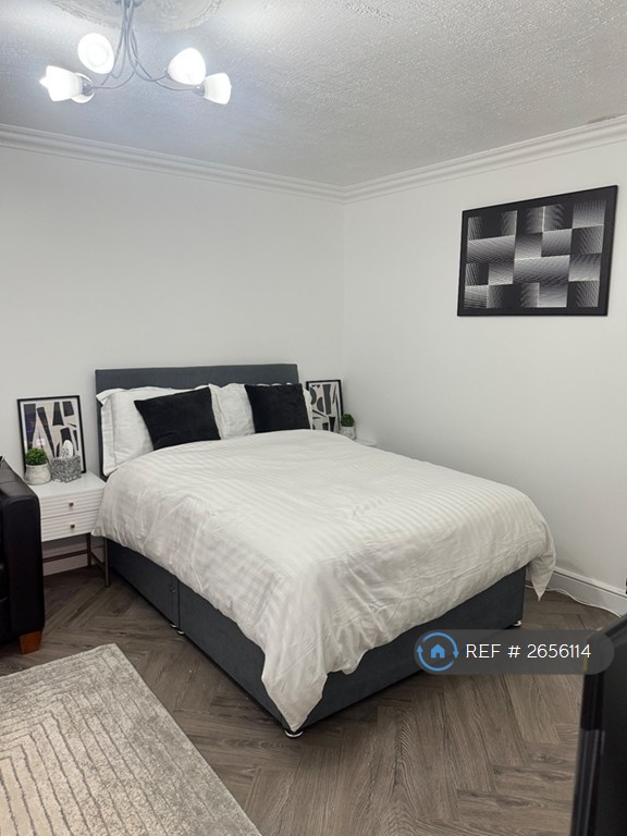 3 bedroom house in Wyldfield Gardens, London, N9 (3 bed) (#2656114)
