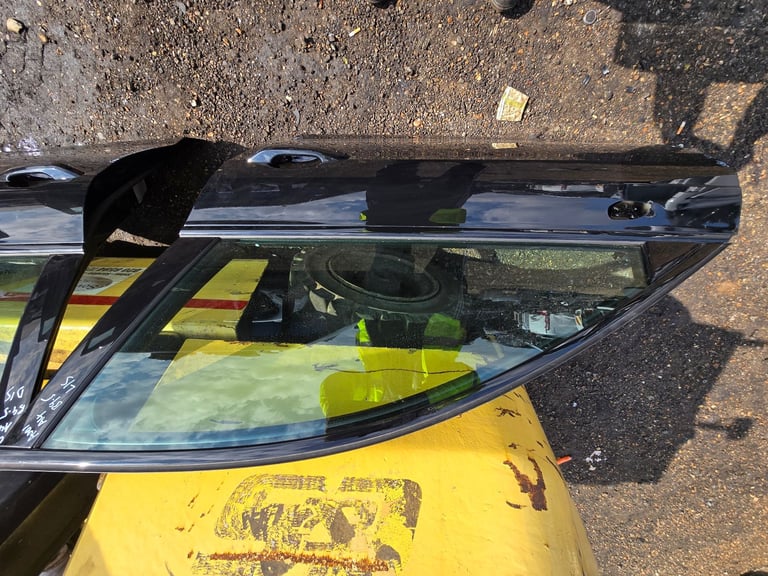 AUDI A4 Avant B9.5 Facelift SINGLE Front Door Black Breaking Parts