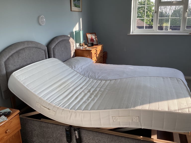 Twin fully adjustable electric beds 