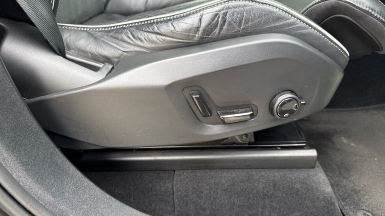 2021 Volvo XC90 Recharge R-Design Pro, T8 AWD plug-in hybrid, 7 Seats Estate Petrol Parallel PHEV...