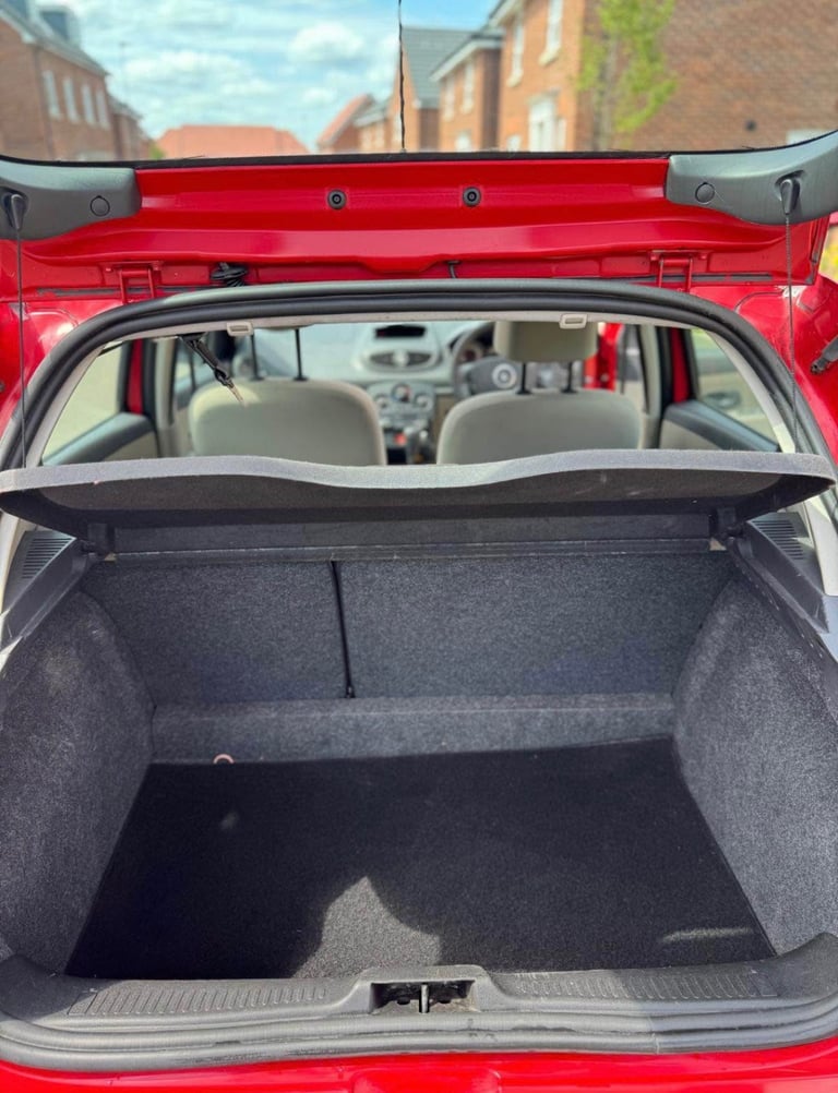 Renault, CLIO, Hatchback, 2006, Other, 1598 (cc), 5 doors