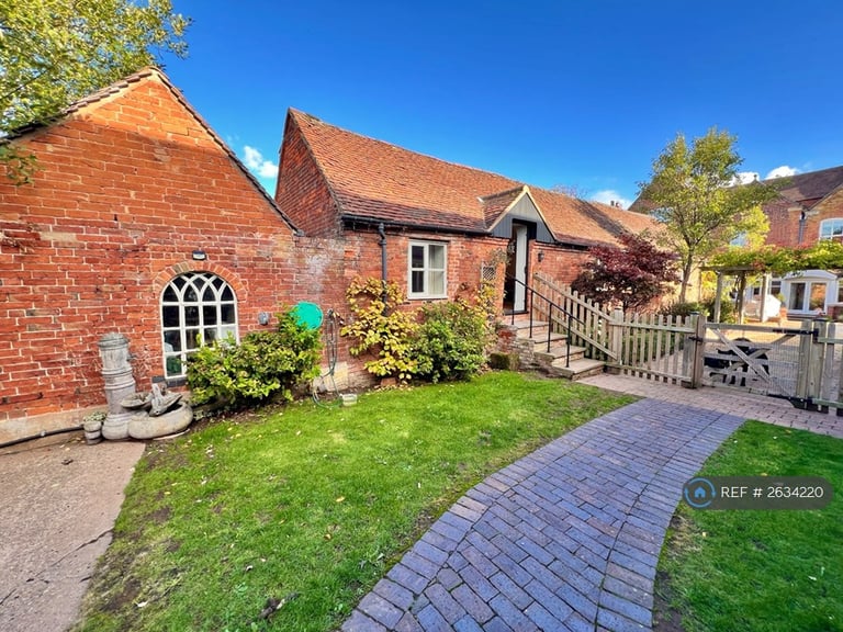 image for 2 bedroom flat in Kingslow, Wolverhampton, WV6 (2 bed) (#2634220)