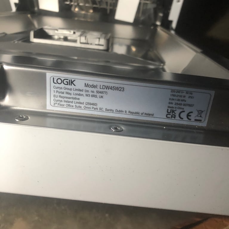 LOGIK slimline dishwasher 