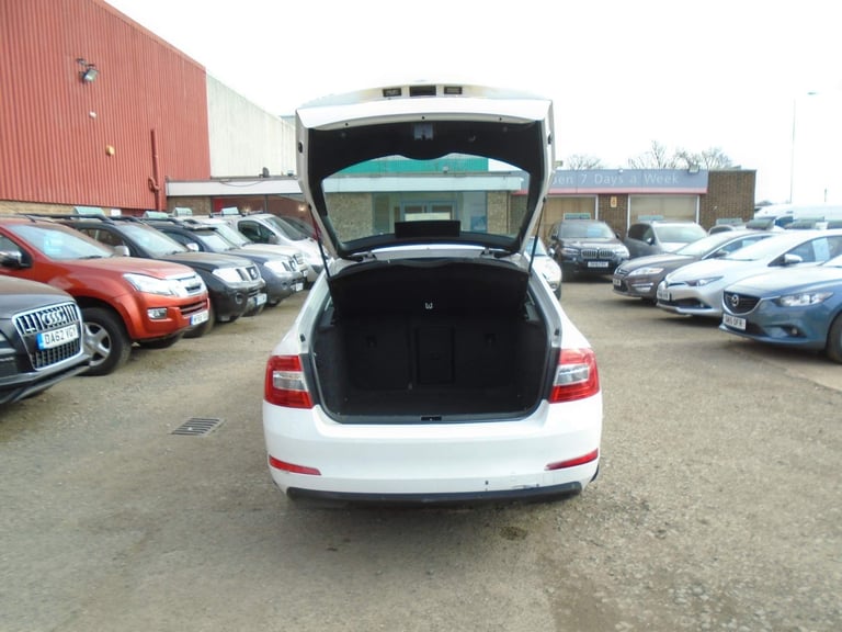 2015 Skoda Octavia 1.6 TDI Elegance Euro 5 (s/s) 5dr Diesel