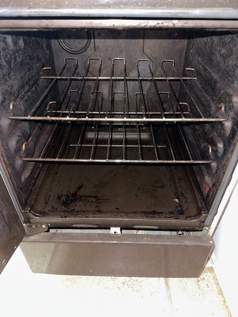 Gas Cooker with top grill