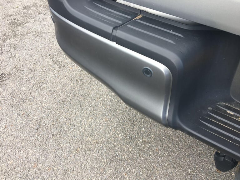 2023 Toyota Hilux 2.8 D-4D Invincible X Pickup Double Cab 4dr Diesel Auto 4WD Euro 6 (s/s) (2 Die...