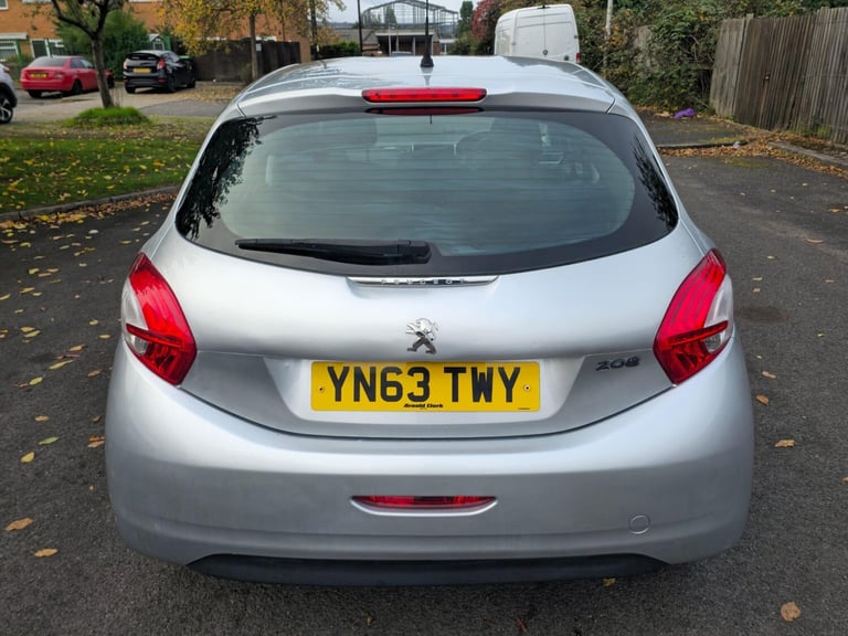 2013 Peugeot 208 1.2 VTi Active 5dr HATCHBACK PETROL Manual