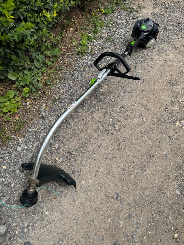 Petrol strimmer good working order 