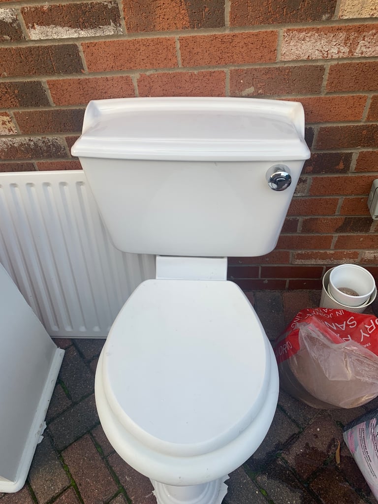 Toilet - and cistern ceramic 