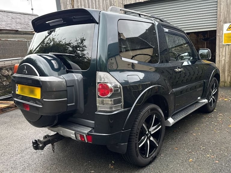 2015 65 MITSUBISHI SHOGUN 3.2 DI-DC BARBARIAN SUV 3DR DIESEL AUTO 4WD EURO 6 SWB