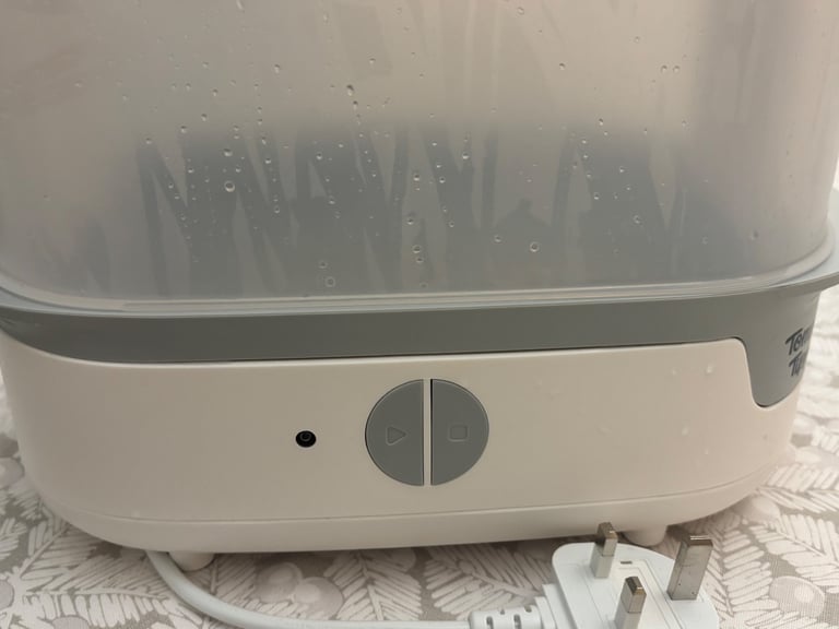 image for Super-steam Advanced Electric Steriliser with 4 baby bottles in good condition 