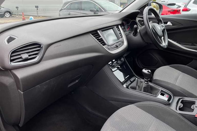 2019 Vauxhall Grandland X 1.2 Turbo SE 5dr HATCHBACK PETROL Manual